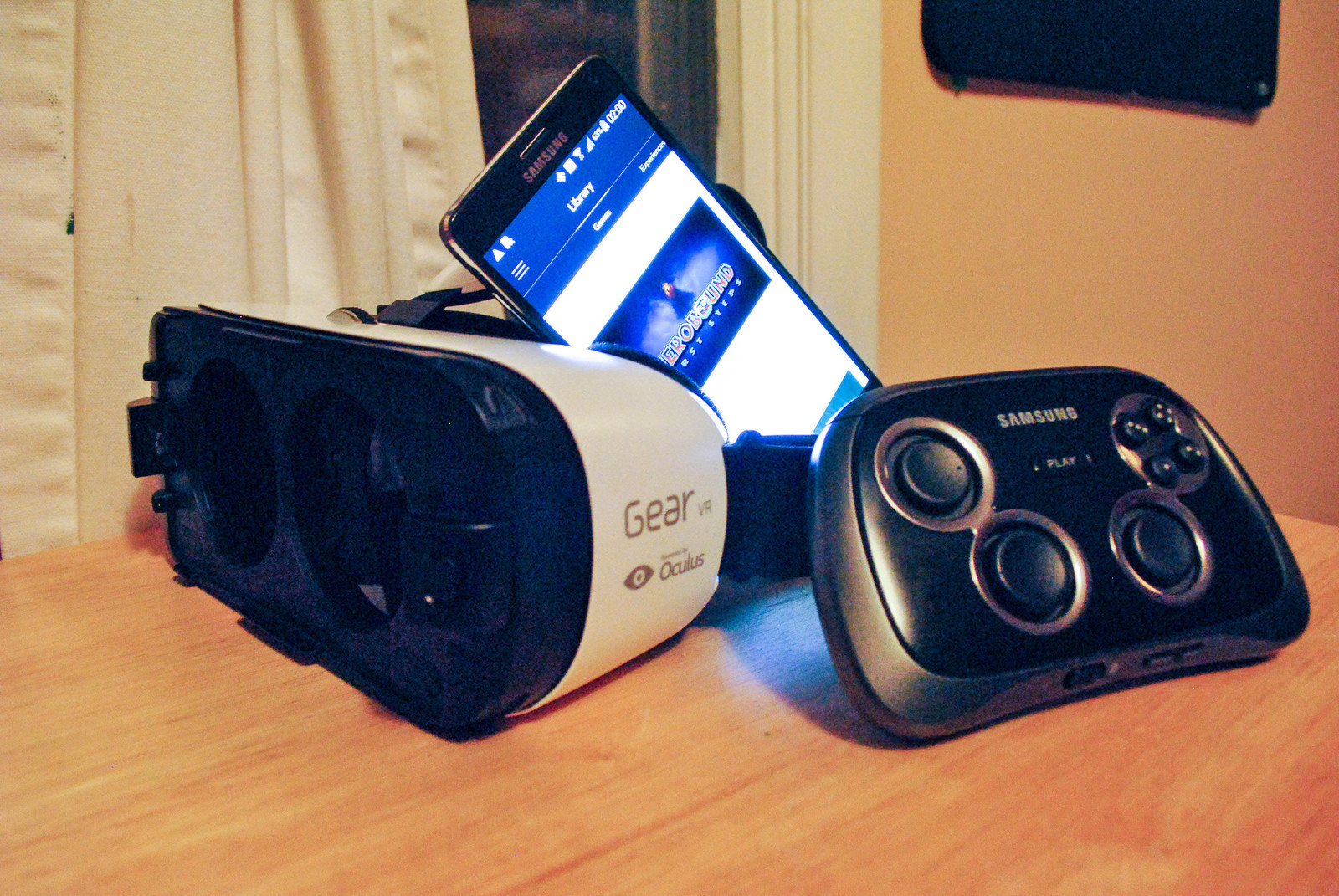 gear-vr-controller.jpg